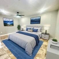 12455 SW 28th St in Miami, FL - Building Photo