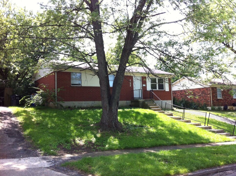 1244 Hot Springs Ct in Lexington, KY - Building Photo