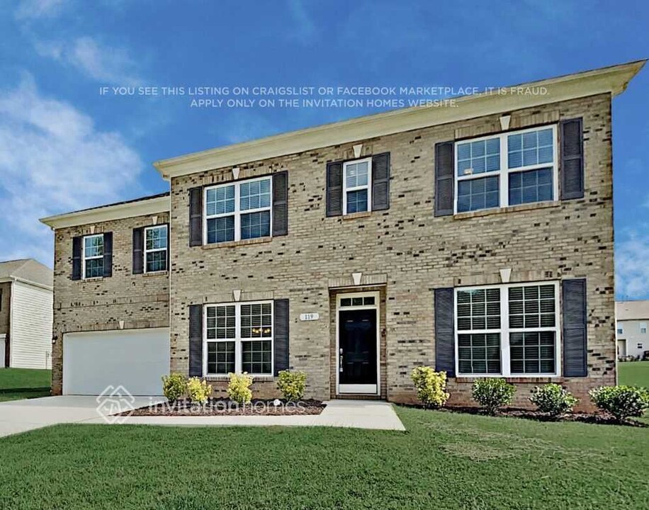 119 Sassafras Rd in Mooresville, NC - Foto de edificio