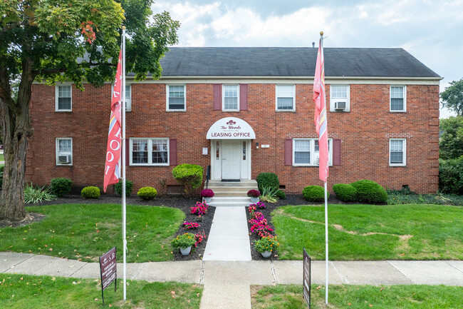 The Woods of Fairlawn in Akron, OH - Building Photo - Building Photo