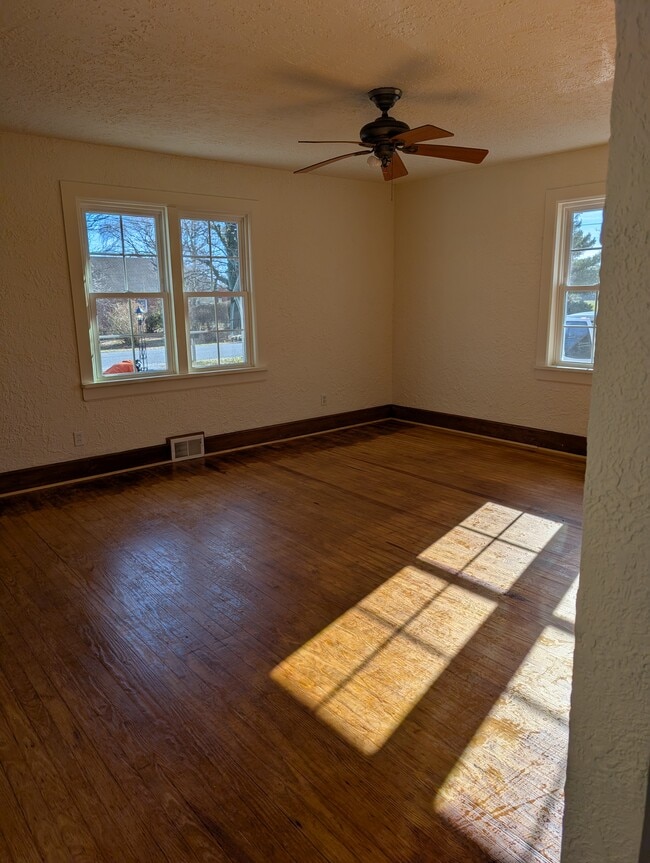 243 Walnut Street Rd in Salem, NJ - Foto de edificio - Building Photo