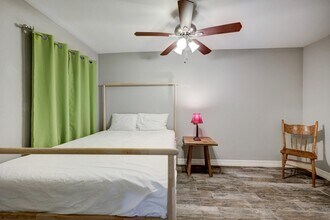 7206 Bayou Woods Dr in Houston, TX - Building Photo - Building Photo