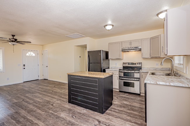 2152 Calle Mesa Verde in Safford, AZ - Building Photo - Building Photo