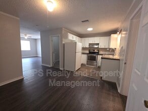 843 Grove Ave in Holly Hill, FL - Building Photo - Building Photo