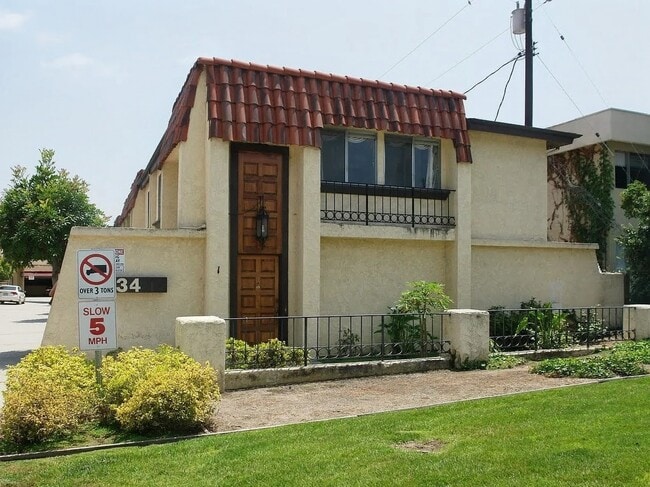 property at 1134 W Huntington Dr