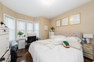 1562 Tremont St, Unit 3T in Boston, MA - Building Photo