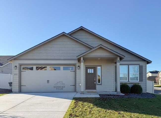 property at 2933 Castle Rock Blvd