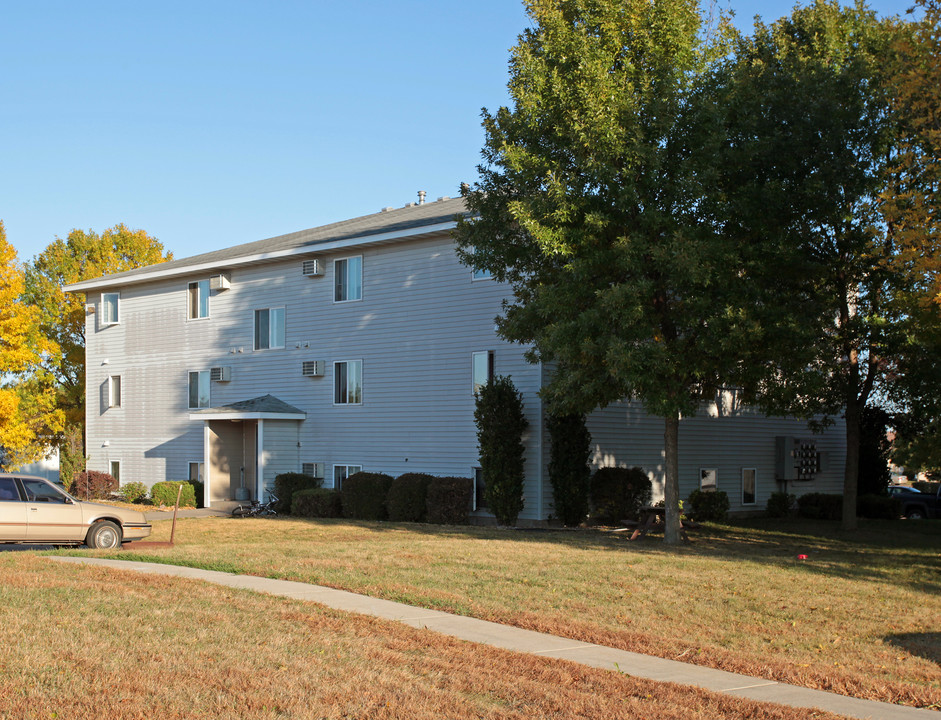 Welco West Apartments in Montgomery, MN - Building Photo