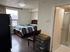 570 King St W in Hamilton, ON - Building Photo - Building Photo