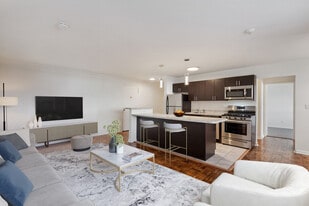 Towne House Apartments in Lancaster, PA - Building Photo