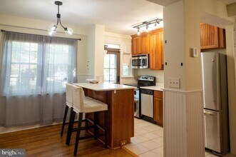 8 Auburn Ct in Alexandria, VA - Building Photo - Building Photo
