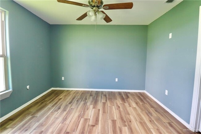 4 North St in Mercedes, TX - Building Photo - Building Photo