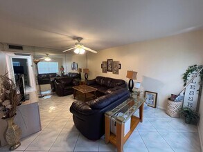 43 Fanshaw B in Boca Raton, FL - Building Photo - Building Photo