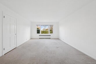 138 Colonial Pl in New Rochelle, NY - Building Photo - Building Photo