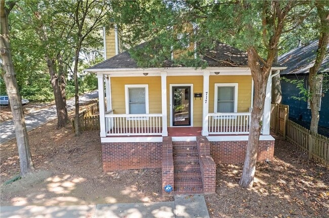 property at 717 Dill Ave SW