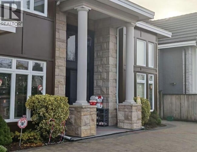 property at 7460 Chelsea Rd