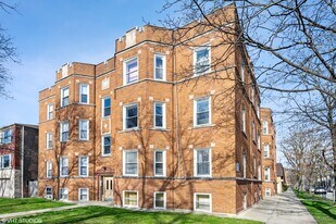 6301 N Richmond St in Chicago, IL - Building Photo