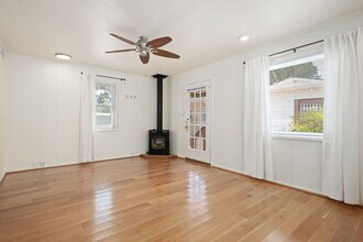 416 E Anapamu St in Santa Barbara, CA - Building Photo - Building Photo
