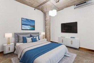 2201 Locust St, Unit 207 in St. Louis, MO - Building Photo - Building Photo