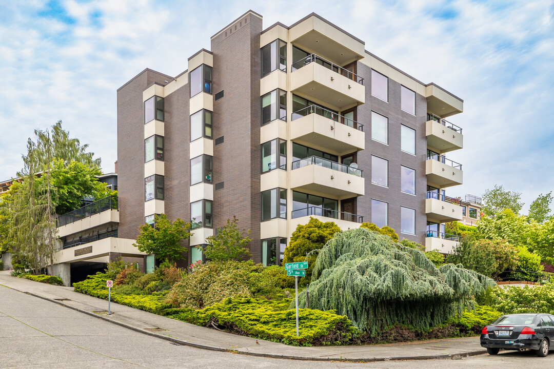 Hillside House Condominium in Seattle, WA - Building Photo