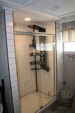 1211 National Pike, Unit Upstairs in Hopwood, PA - Foto de edificio - Building Photo