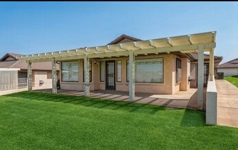 2136 S Legacy Dr in Saint George, UT - Building Photo - Building Photo
