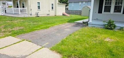 230 2nd St in Blakely, PA - Building Photo - Building Photo
