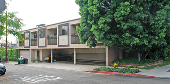 660 N Doheny Dr Apartments