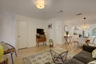 2823 Garwood St in Austin, TX - Building Photo - Building Photo