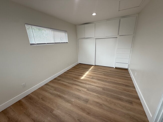 3202 Wolfe St in Lakewood, CA - Foto de edificio - Building Photo