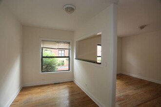 832 W Waveland Ave in Chicago, IL - Building Photo - Building Photo