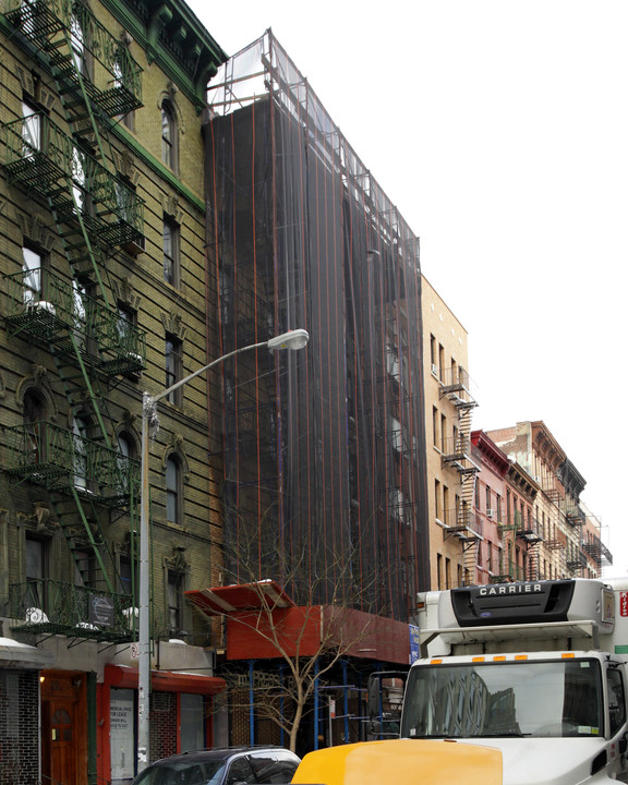 63 Thompson St in New York, NY - Building Photo