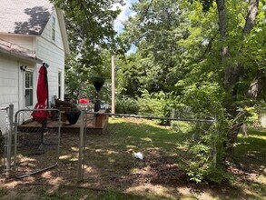546 E Rebecca St in Fayetteville, AR - Building Photo - Building Photo