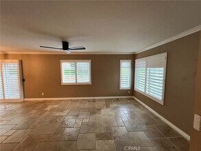 21165 Gladiolos Way in Lake Forest, CA - Foto de edificio - Building Photo