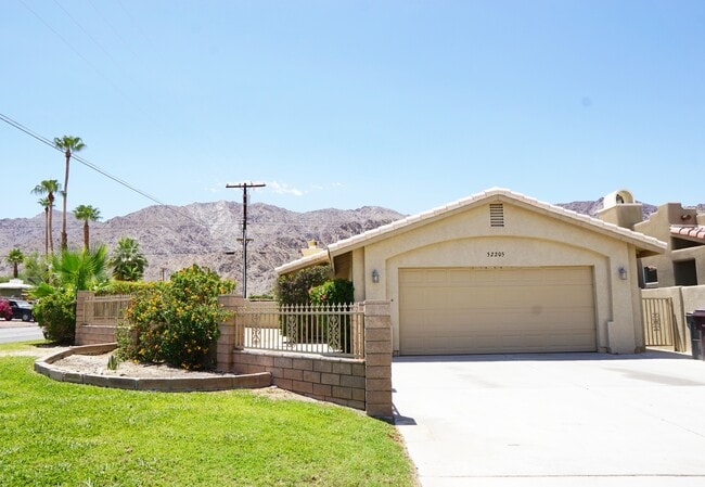 52205 Avenida Velasco in La Quinta, CA - Building Photo - Building Photo