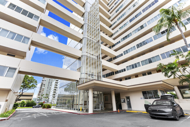 500 University Ave, Unit 1405 in Honolulu, HI - Building Photo - Building Photo