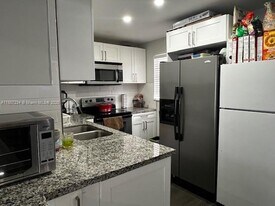 14165 SW 87th St in Miami, FL - Building Photo