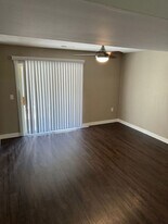 2121 Southfork Dr in Ozark, MO - Building Photo