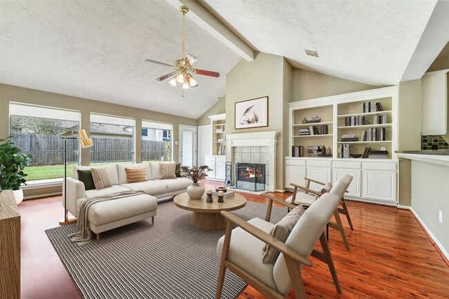 317 Vantage Pointe Cir