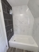 85 S Lansdowne Ave-Unit -2 in Lansdowne, PA - Building Photo - Building Photo