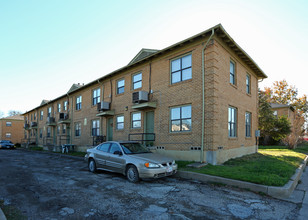 Courtyard on Main in Cleburne, TX - Building Photo - Building Photo