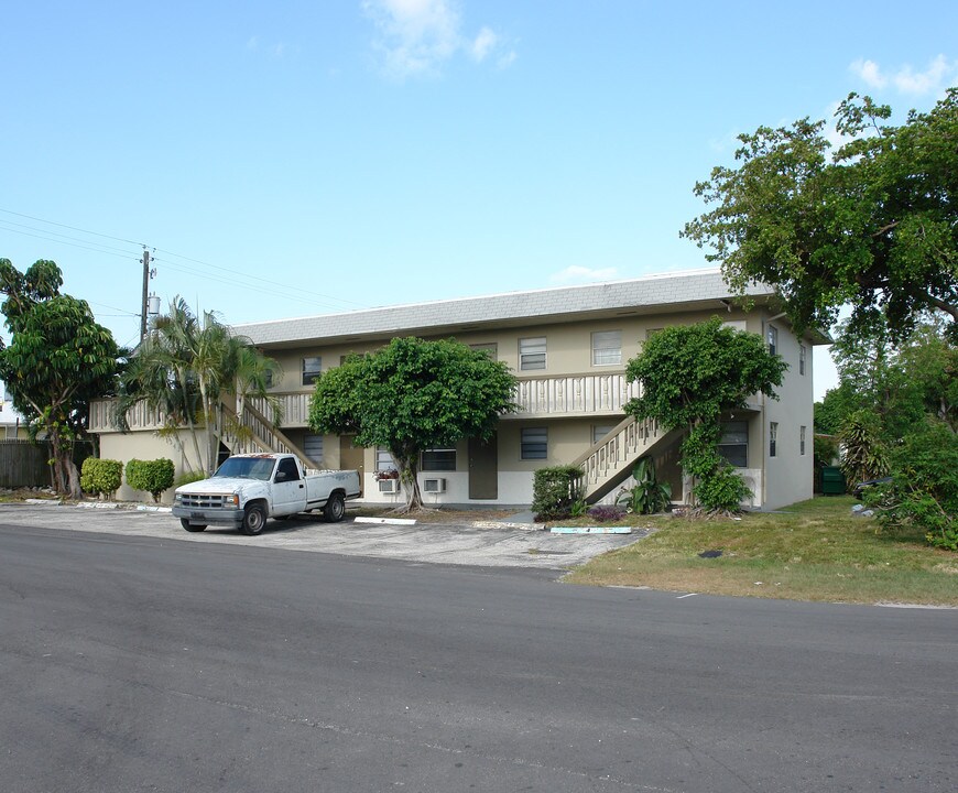 1243 SW 37th Ave in Fort Lauderdale, FL - Building Photo