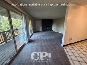 1921 Teresa Way in Kelso, WA - Building Photo - Building Photo