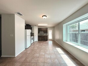 5516 Lost Hills Trail in Laredo, TX - Building Photo - Building Photo