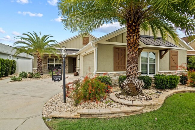 property at 3819 Fenster Ln