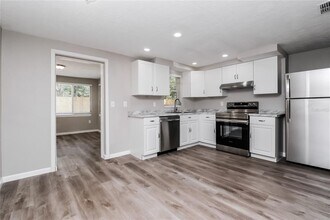 7323 Cypress Dr in New Port Richey, FL - Building Photo - Building Photo