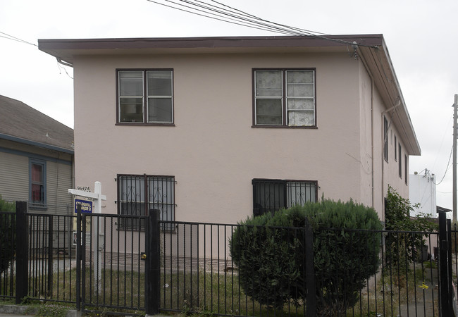 9647-9649 E St in Oakland, CA - Foto de edificio - Building Photo