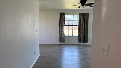 621 E 1st St in Gentry, AR - Building Photo - Building Photo