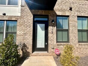 912 Broad River Ln in Charlotte, NC - Building Photo - Building Photo