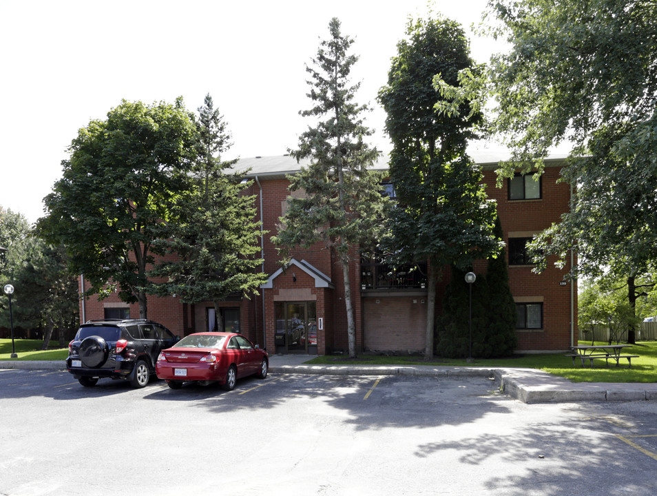 159 Edgehill Dr in Barrie, ON - Building Photo